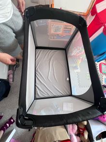 travel cot
