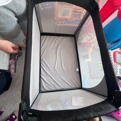travel cot
