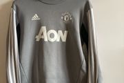 Manchester United top jersey