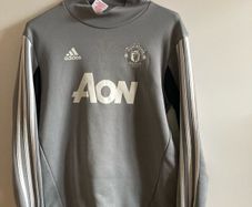 Manchester United top jersey