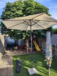 Garden parasol / Garden umbrella and base