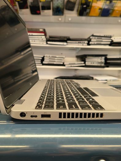 Dell Precision 3550 15.6" i7-10610U (10th Gen), 8GB RAM, 500 SSD, Windows 11 Pro, UHD Graphics NVIDIA Quadro P520