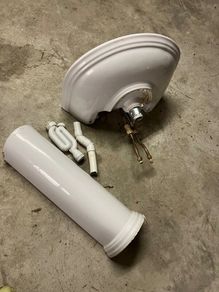 Bathroom handbasin