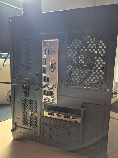 Gaming PC Ryzen 7 5800X, RX 7700 XT, 32gb Ram, 1TB M.2 Ssd, 750w Psu, Wifi/bt