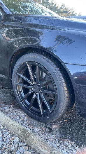 18 inch Arceo Monaco black alloys with new tires and rings for Volvo