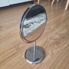 makeup mirror