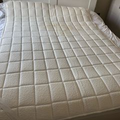 FREE Memory Foam Mattress Topper 150 x 190 cm