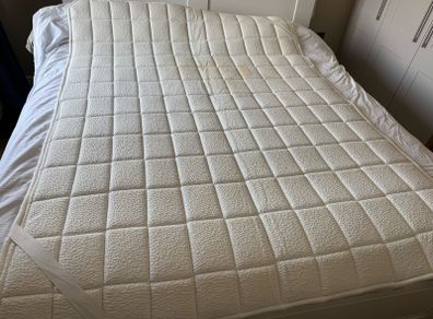 FREE Memory Foam Mattress Topper 150 x 190 cm