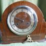 Vintage Collectable Desk, Mantel & Shelf Clock (in working order) Image 6