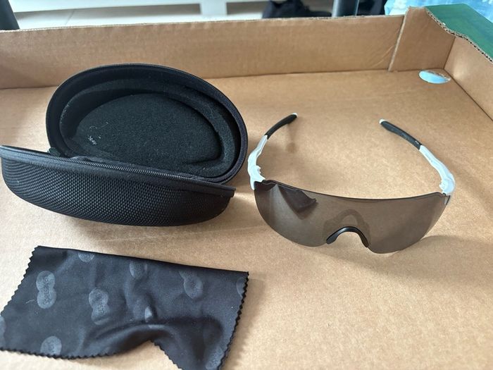 Oakley EVZERO racing glasses
