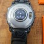 Garmin Fenix 7s silver and graphite band Image 9