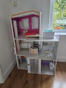 Rainbow High Doll House