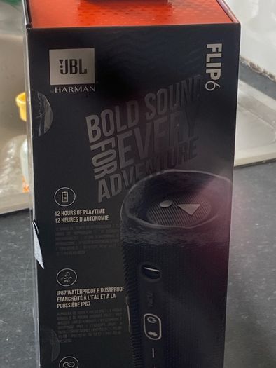 Jbl flip 6 speaker brand new in box