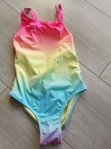 girls swimsuit