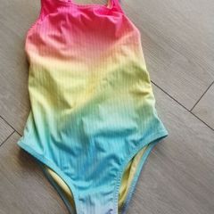 girls swimsuit
