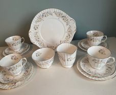 New unused Duchess Caprice 19 piece china tea set in excellent  condition