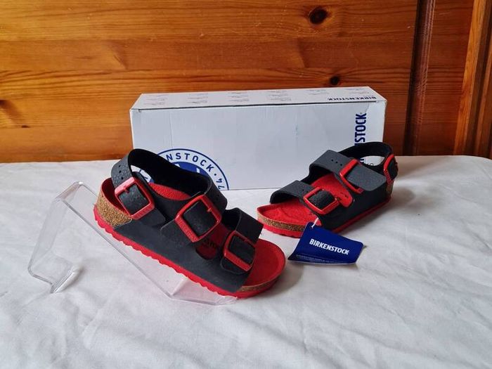 Birkingstock milano kinder desert soil black Size 8.5 eu 28 brand new boxed