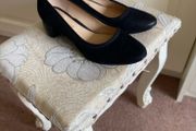 Clarks smart black shoes size 6.5 - v comfortable