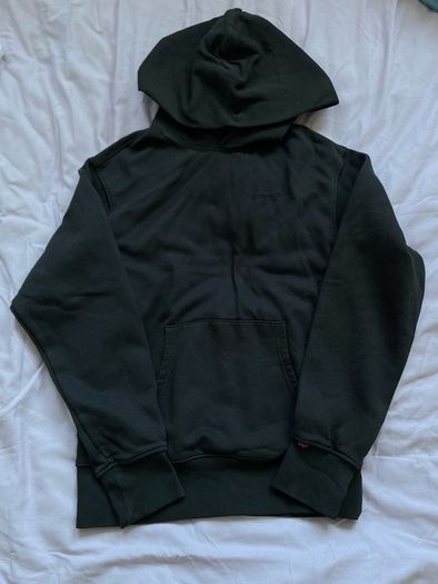 Black men's Levi's hoodie