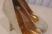 Free Ladies High Heeled Schuh and Truffle Glittery Shoes Size 39 EU 6 UK x2 Pairs
