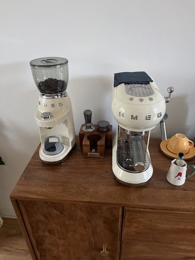 Coffee mqchine and grinder