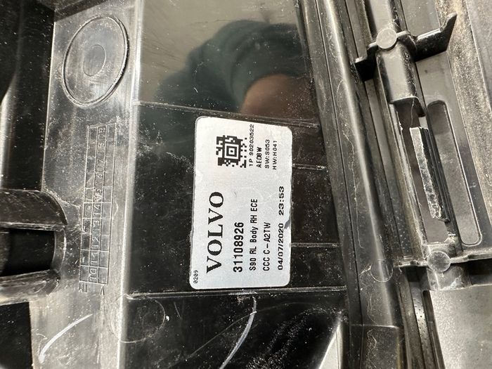 Volvo s90 RH tailight