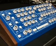 GS Music E7 Analog Poly Synth (Free Shipping)