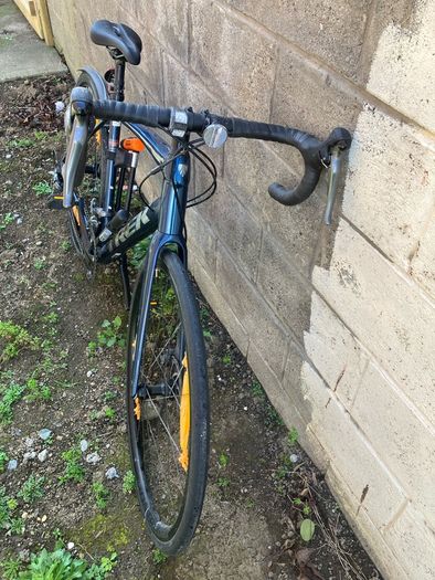 Mens Trek road bicycle