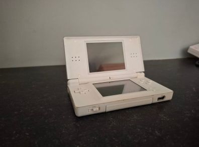 Nitendo DS Lite