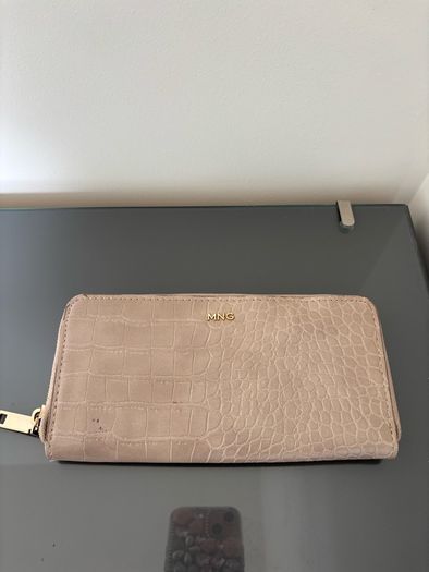 Mango purse