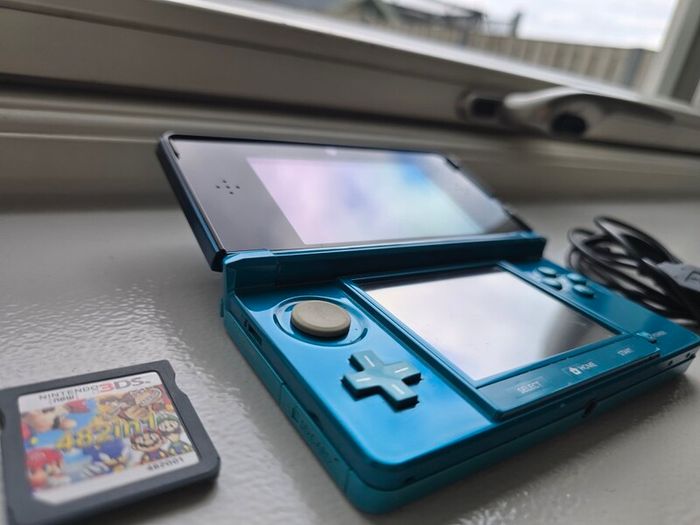 Nintendo 3ds coral blue!!!!