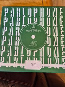 Parlophone 7" vinyl record store day boxset 2010 - signed by Blur