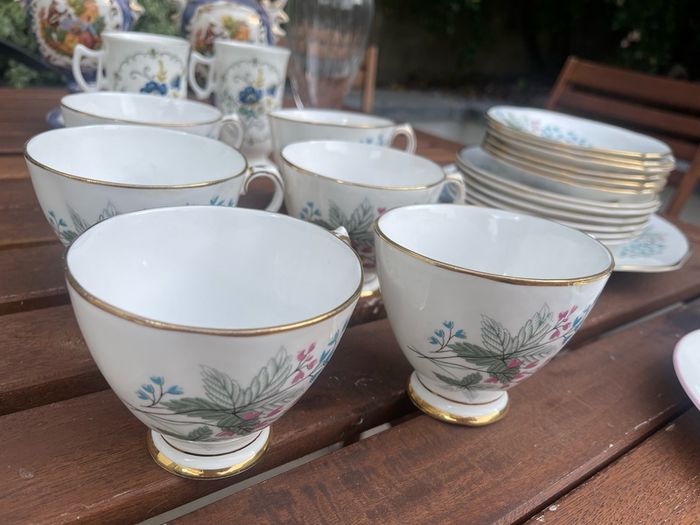 Vintage Royal Tara Fine Bone China Tea Set Floral Pattern & Gold Rim (Made in Ireland)