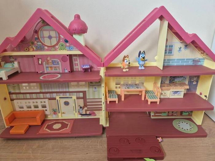 Bluey's doll house