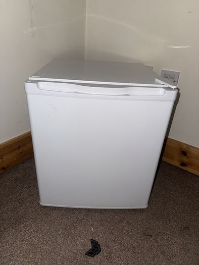 Undercounter mini fridge