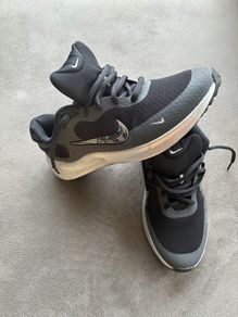 As new Nike Black Runners - UK 5