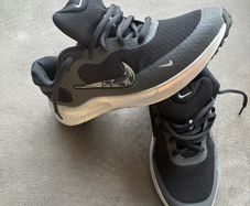 As new Nike Black Runners - UK 5