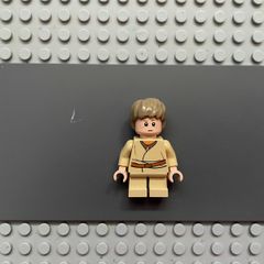 lego Star Wars sw0349 Anakin Skywalker minifigure - Short Legs, Short Tousled Hair, Belt with Gold Buckle