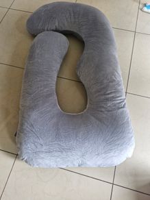 momcozy dreamligh pregnancy pillow