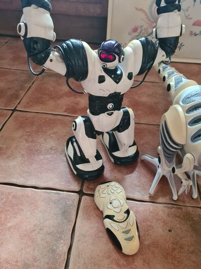 Wowwee RC Robosapian X 2 With Remotes + Roboraptor Dinosaur T Rex Robot For Parts Repair(GAR)