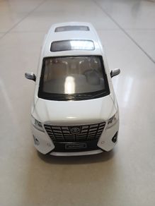 Toyota Alphard Executive Lounge 1:29 Die-Cast - Opening Doors & Tailgate