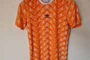 Adidas retro Holland 88 tshirt Size small ptp 22" in excellent condition