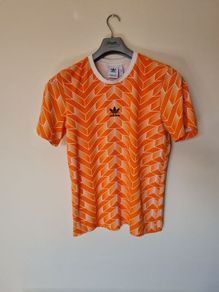 Adidas retro Holland 88 tshirt Size small ptp 22" in excellent condition