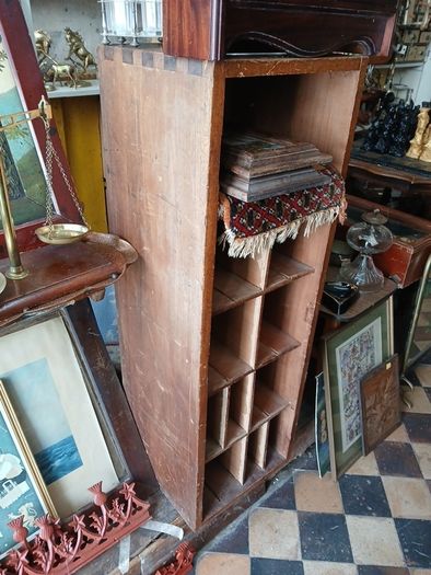 Pigeon hole cabinet
