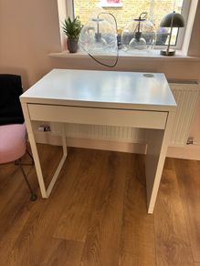 White Ikea Micke Desk