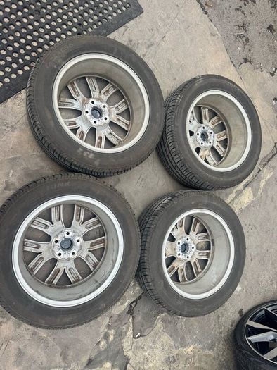 VW Tiguan Alloy Wheels Genuine set came off Tiguan