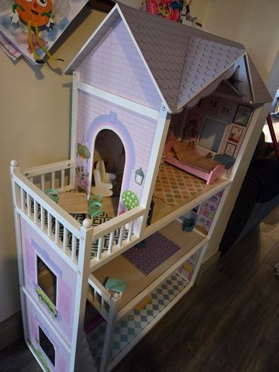 Doll house