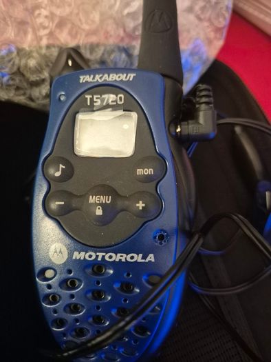 Motorola T5720 FM Walkie Talkie 2 Way Radio