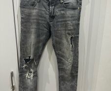Gray ripped Jeans