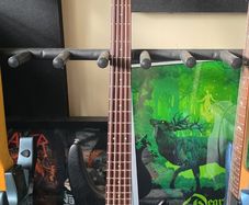 Ibanez Soundgear 5 string bass.